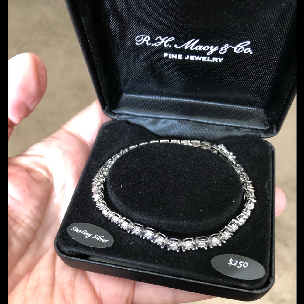 1/4CT diamond tennis bracelet 7”sterling silver